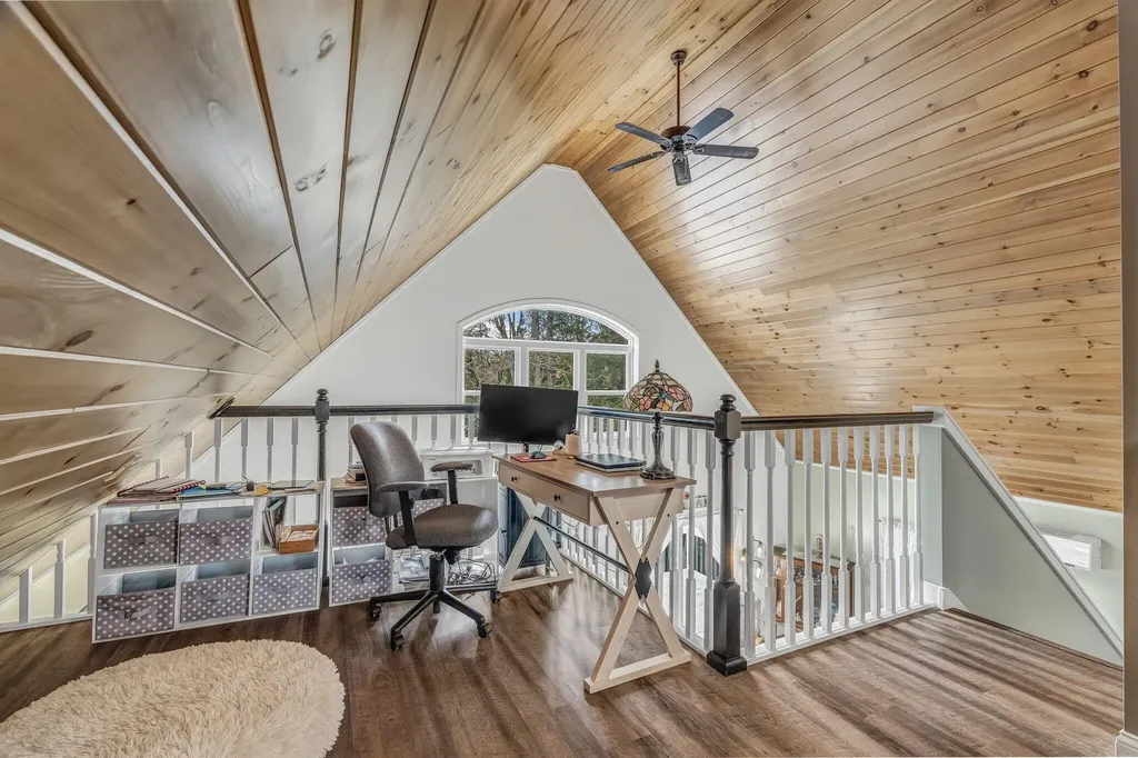 291 White Point Estates Road Lincoln ME 04457
