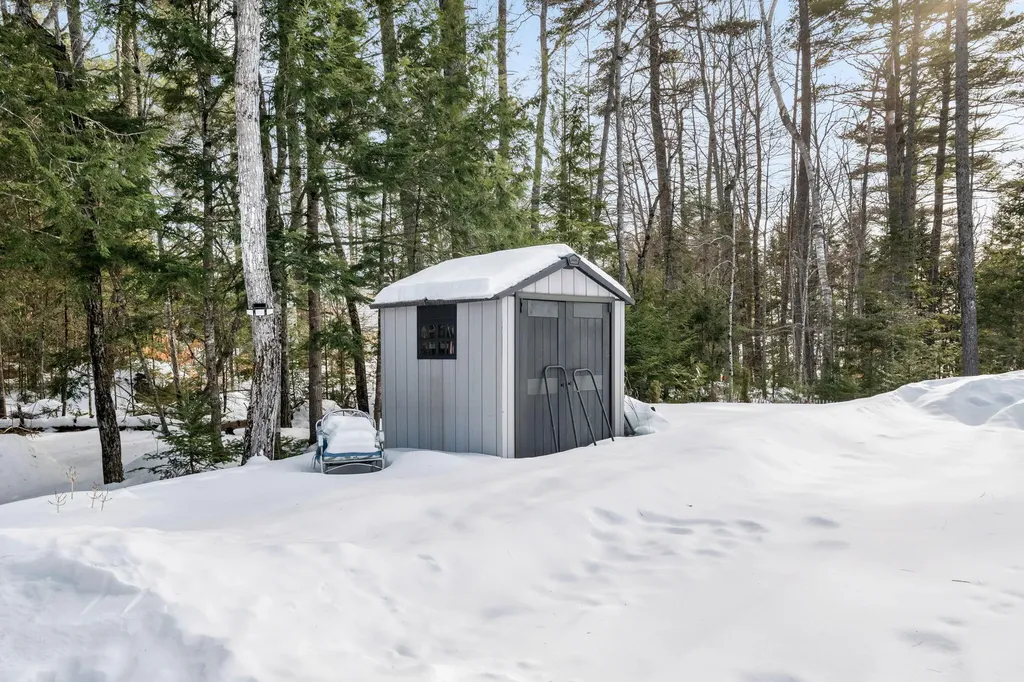291 White Point Estates Road Lincoln ME 04457