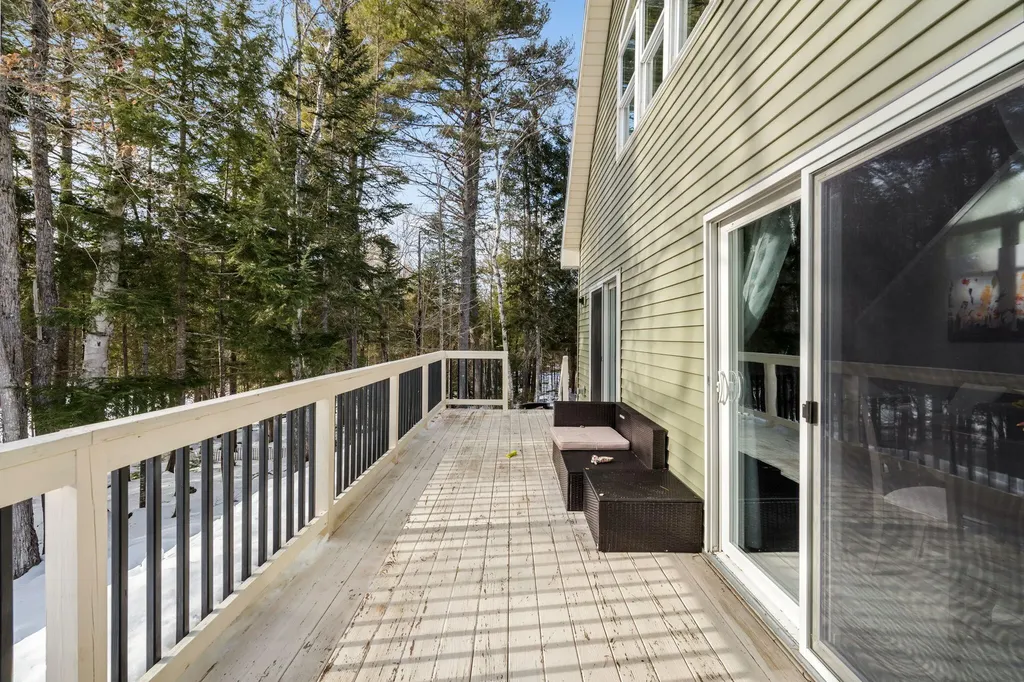 291 White Point Estates Road Lincoln ME 04457