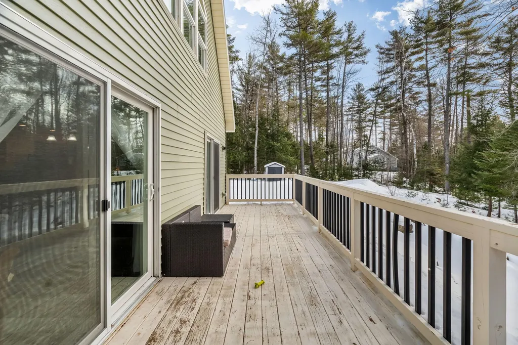 291 White Point Estates Road Lincoln ME 04457