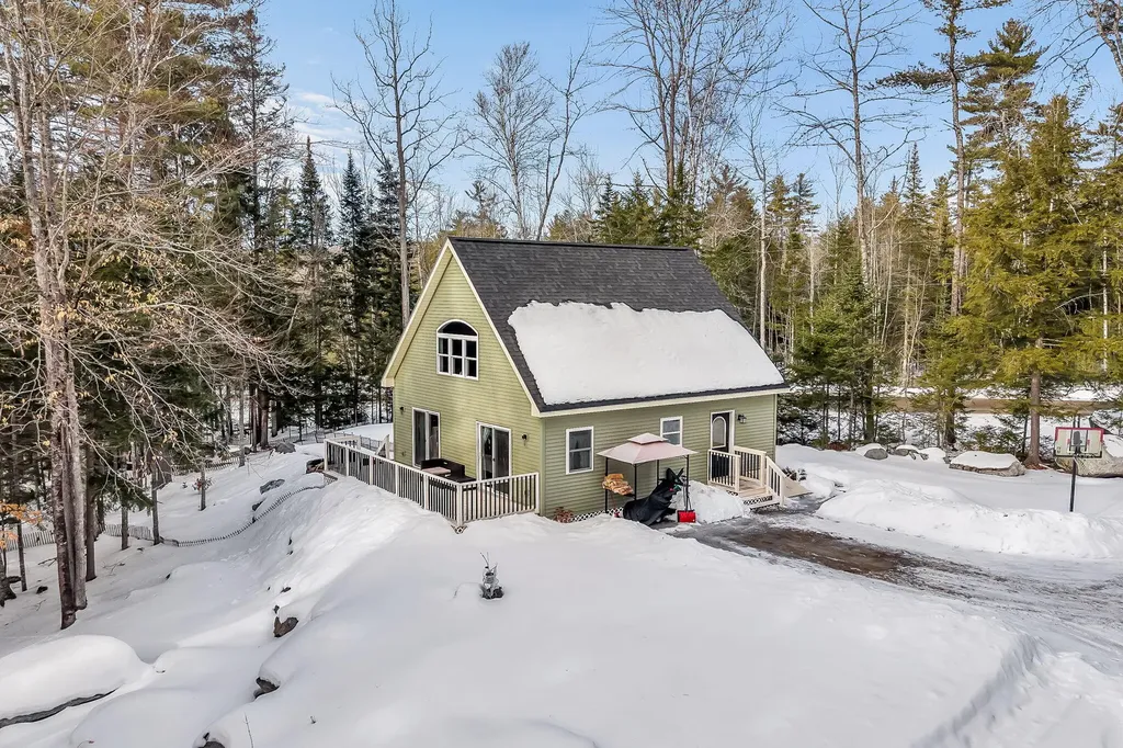 291 White Point Estates Road Lincoln ME 04457