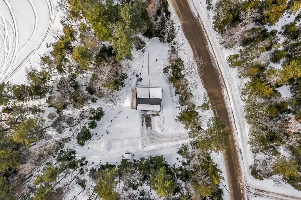 291 White Point Estates Road Lincoln ME 04457