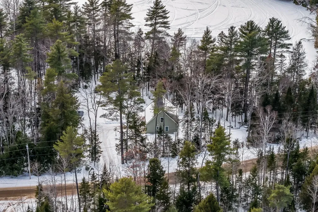 291 White Point Estates Road Lincoln ME 04457