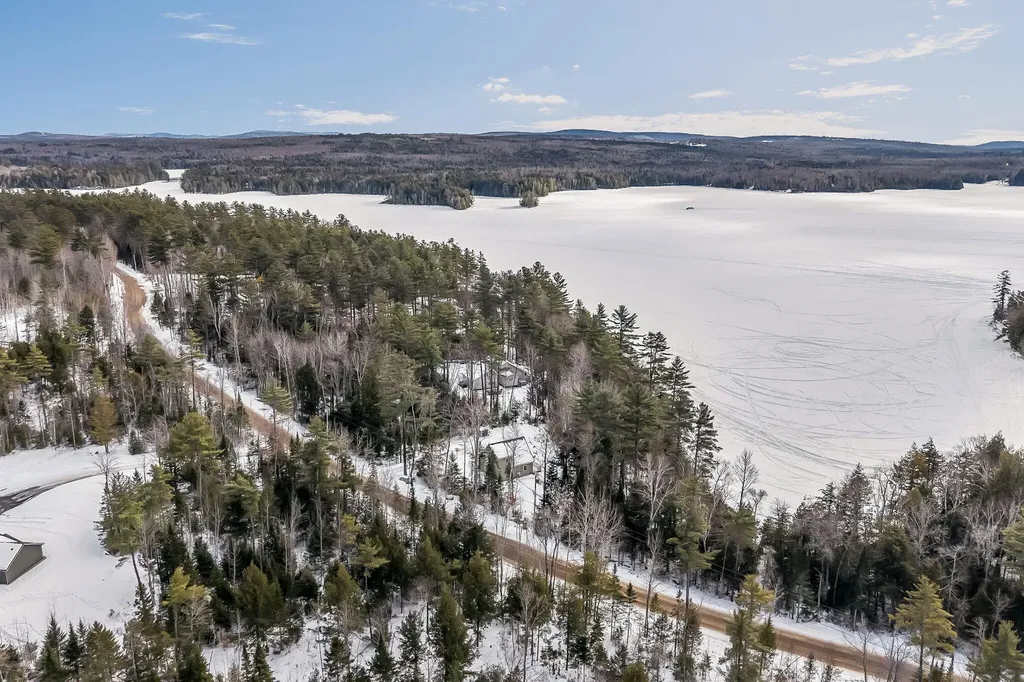291 White Point Estates Road Lincoln ME 04457