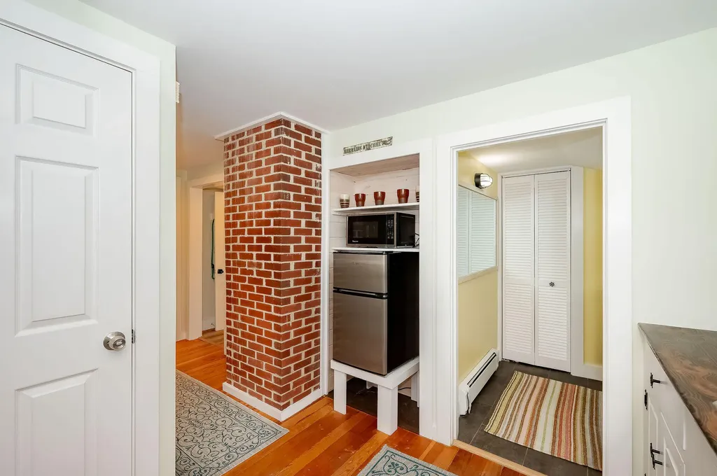 281 York Street York ME 03909