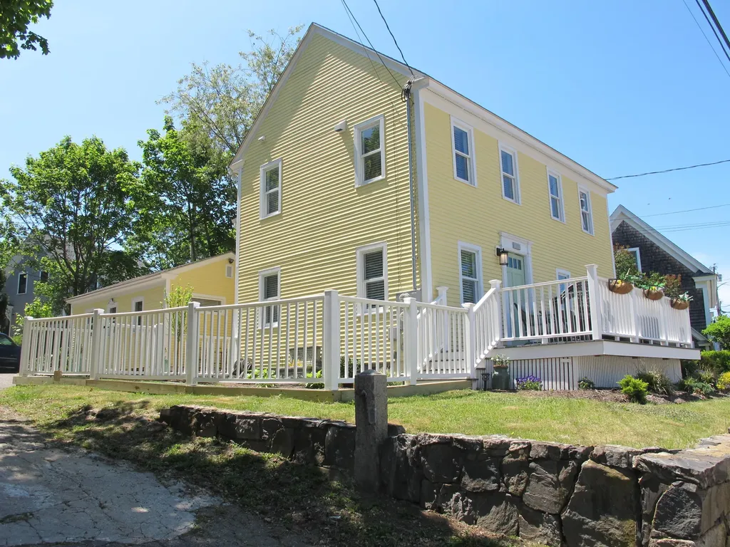281 York Street York ME 03909