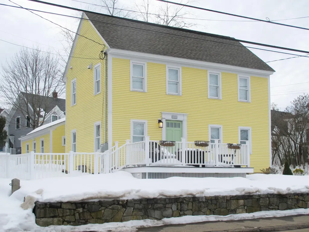 281 York Street York ME 03909