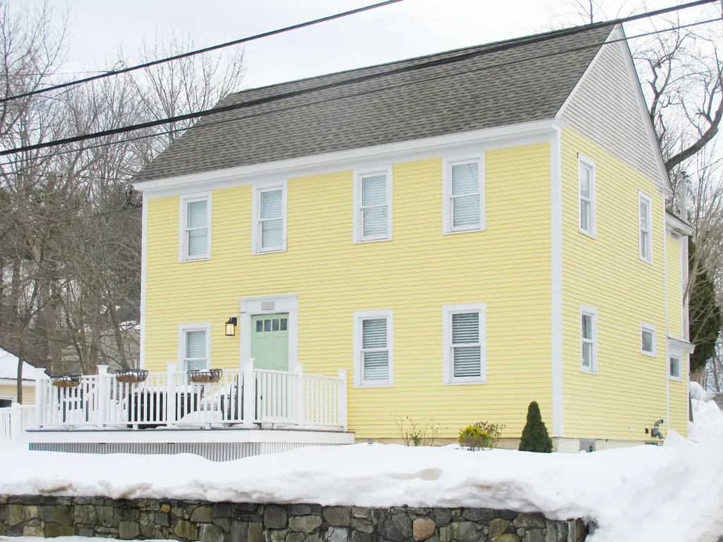 281 York Street York ME 03909