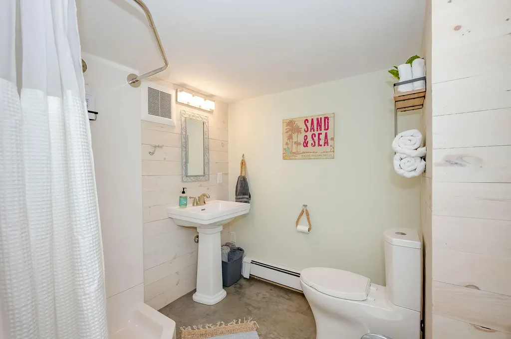 281 York Street York ME 03909
