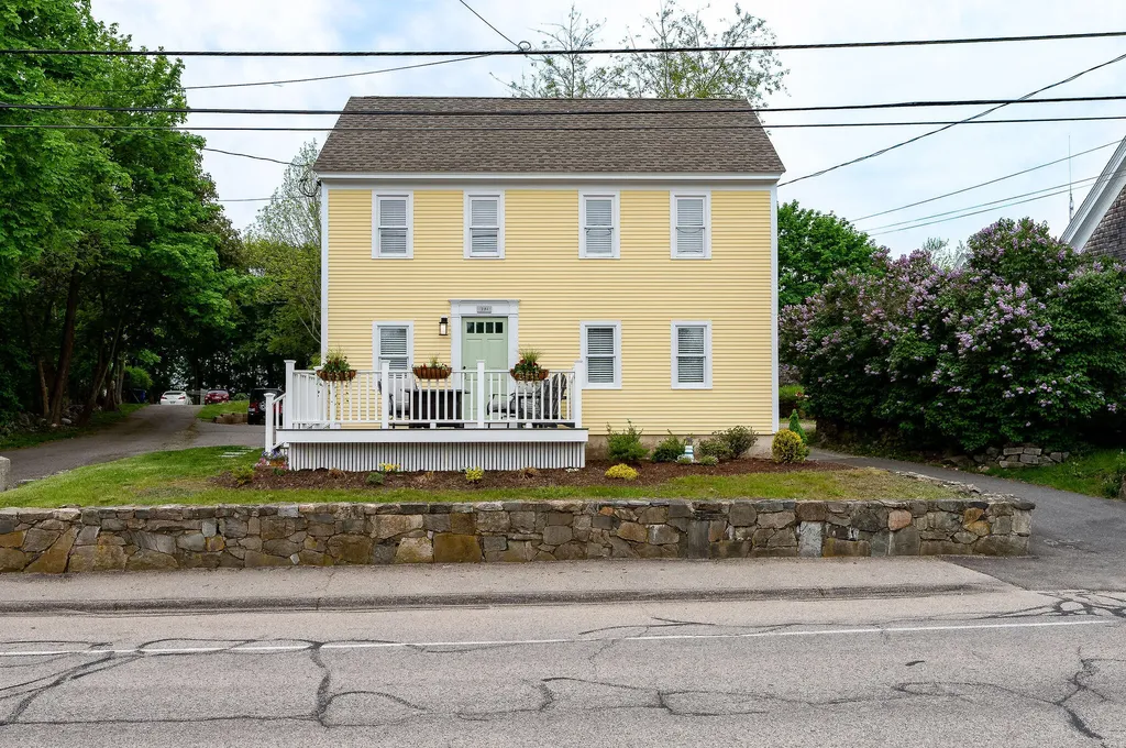 281 York Street York ME 03909