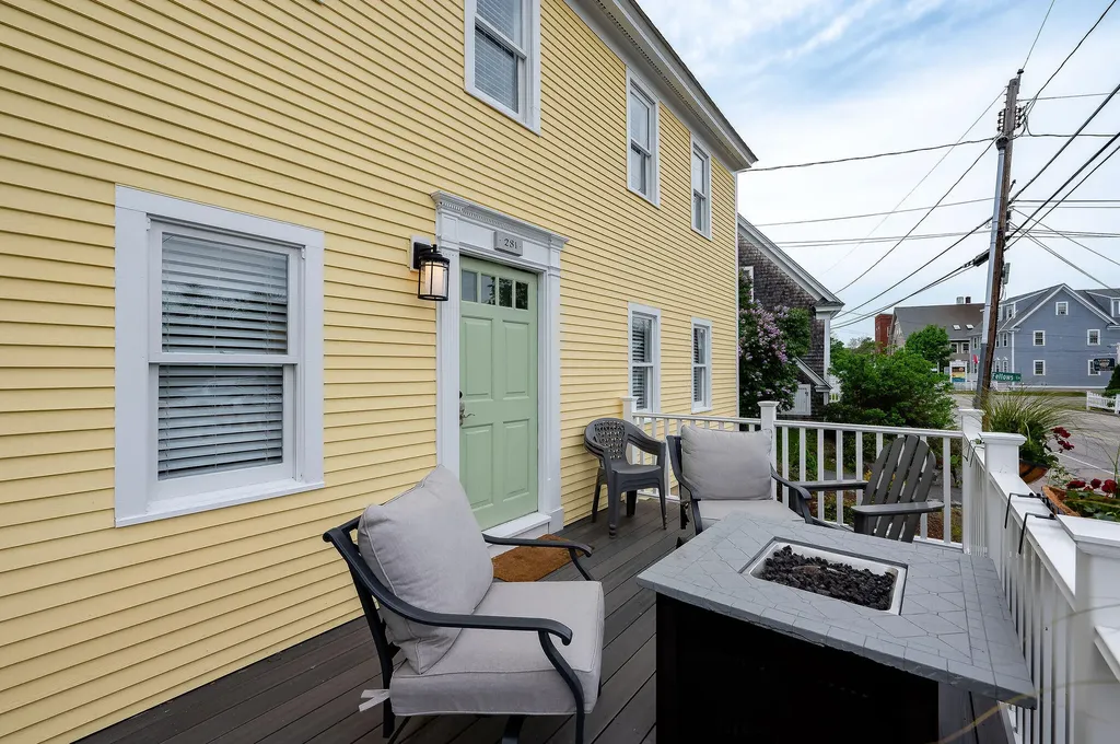 281 York Street York ME 03909