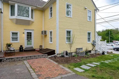 281 York Street York ME 03909