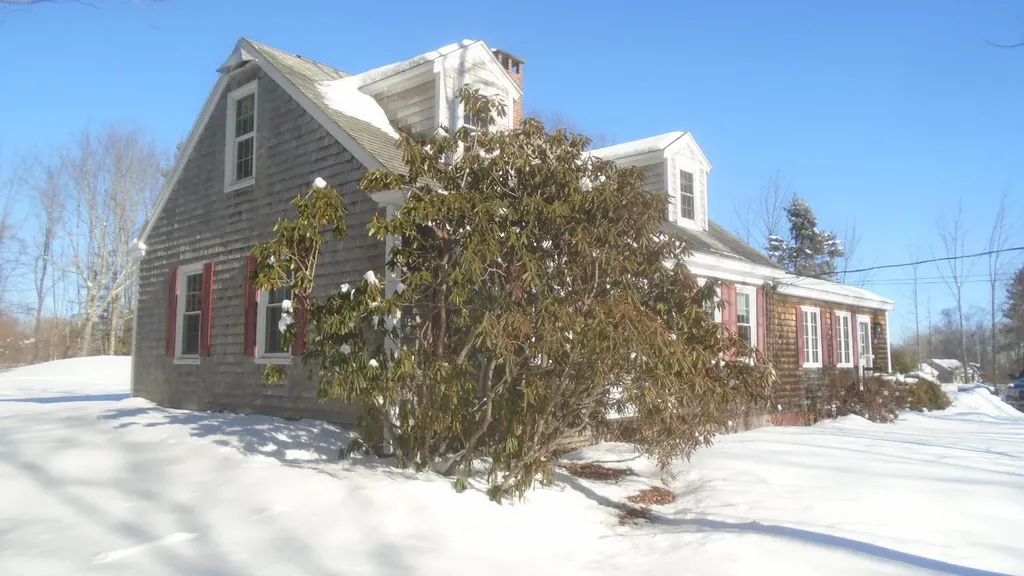 629 W Auburn Road Auburn ME 04210