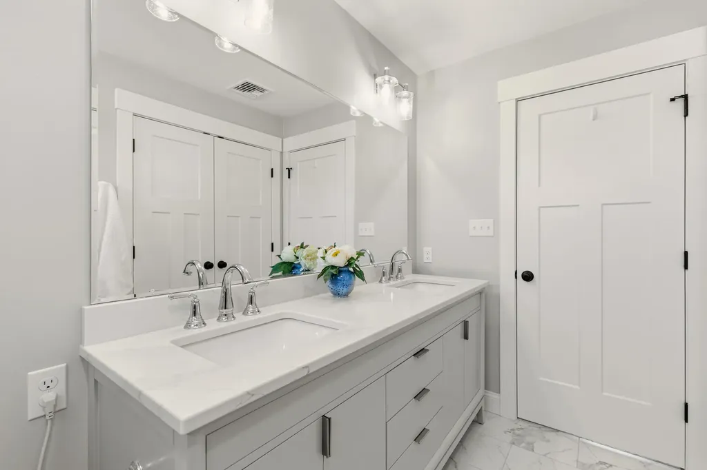 9 Cobblestone Street Falmouth ME 04105