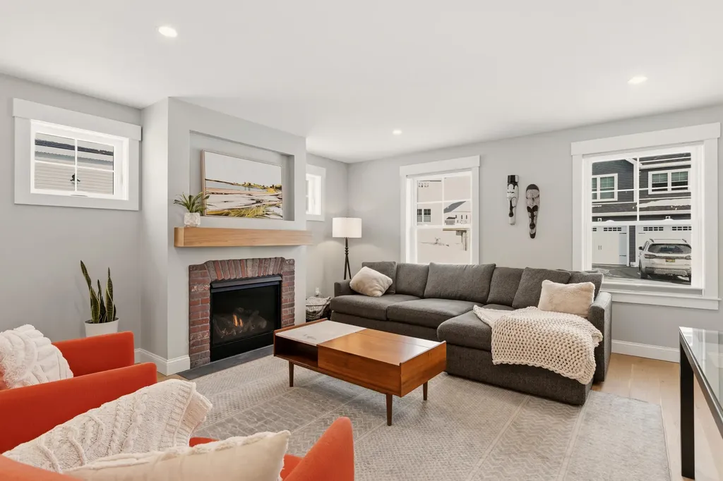 9 Cobblestone Street Falmouth ME 04105