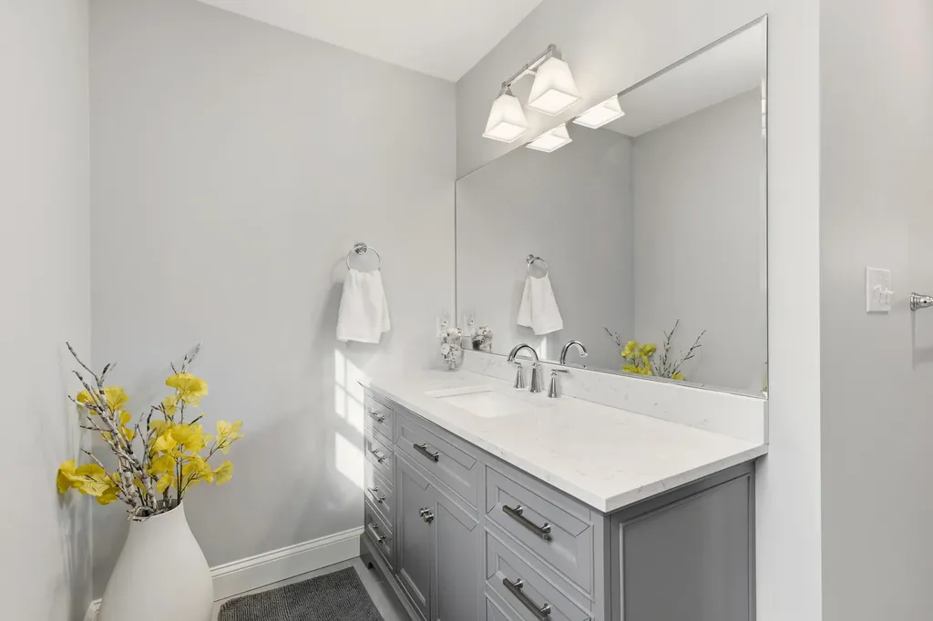 9 Cobblestone Street Falmouth ME 04105