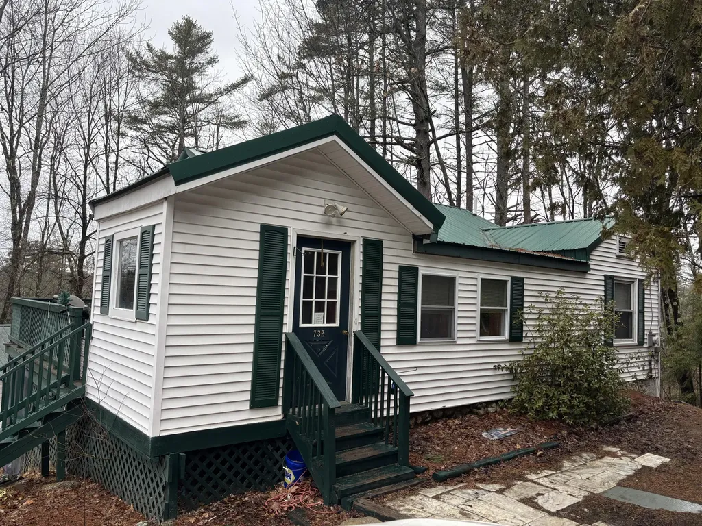 732 Roosevelt Trail Casco ME 04015