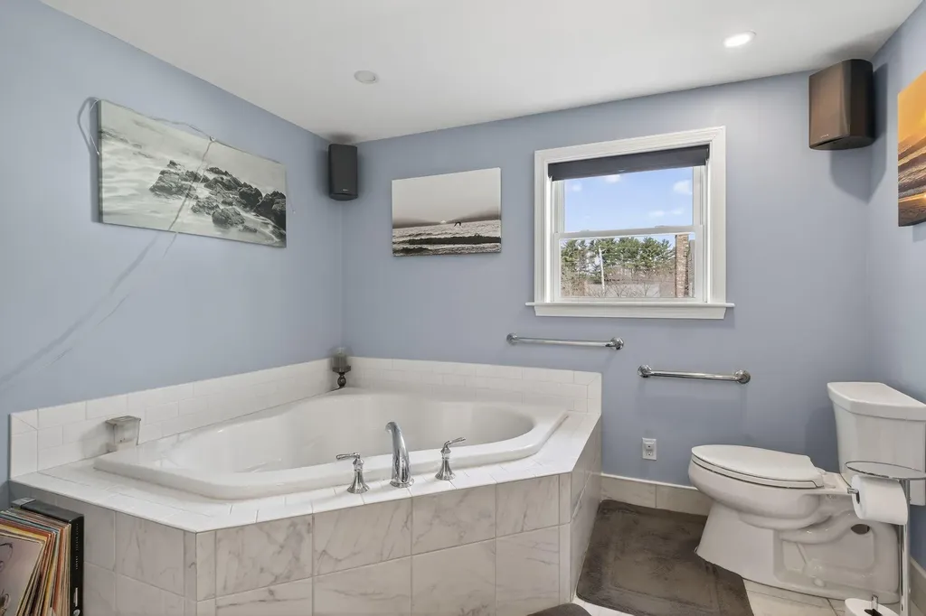 6 Priscilla Avenue Biddeford ME 04005