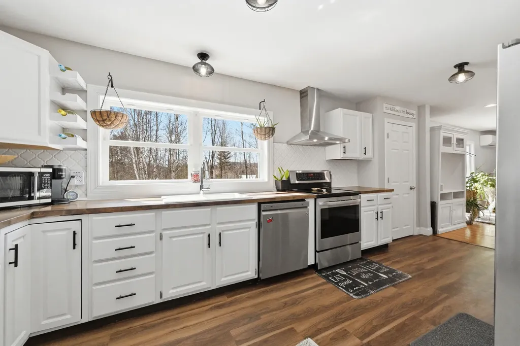 102 Harlow Hill Road Mexico ME 04257