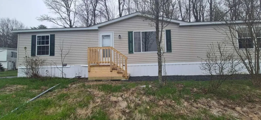 10 Overlook Drive Bowdoin ME 04287