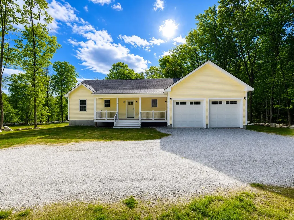9 Evelyn's Way Hollis ME 04042