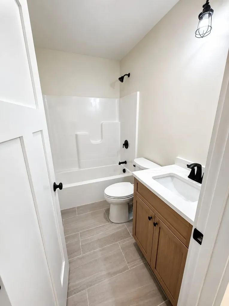 9 Evelyn's Way Hollis ME 04042