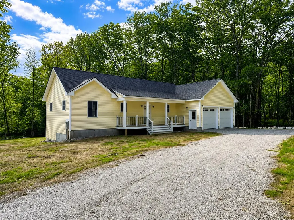9 Evelyn's Way Hollis ME 04042