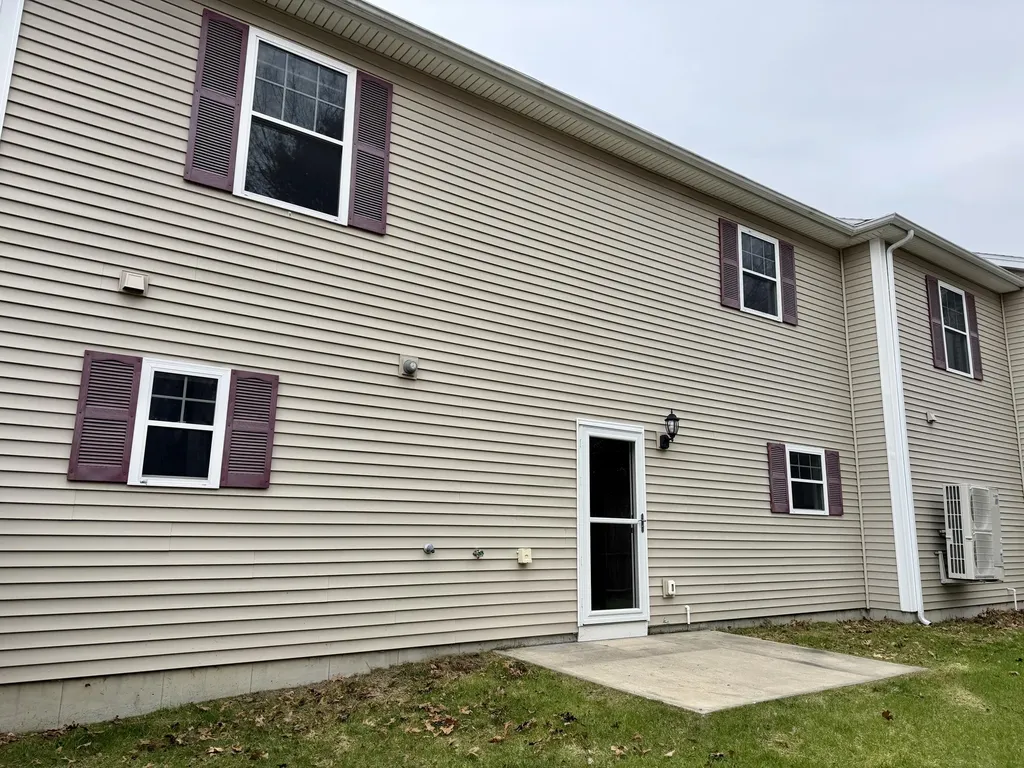 9 Pebble Lane Sanford ME 04073
