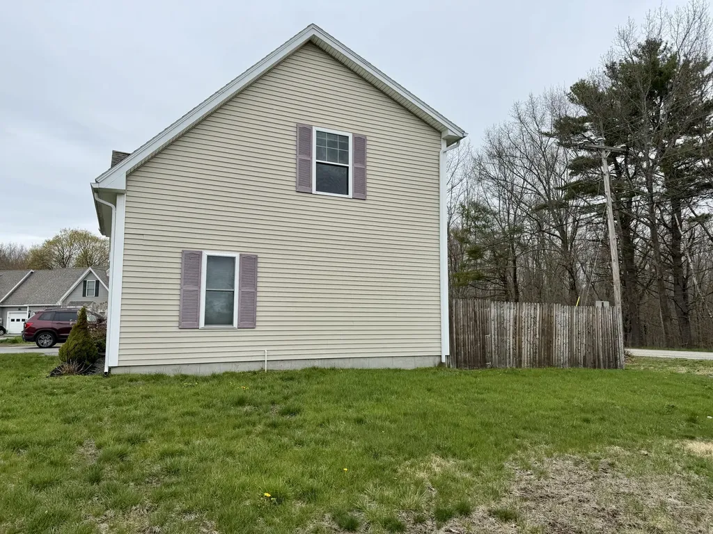 9 Pebble Lane Sanford ME 04073