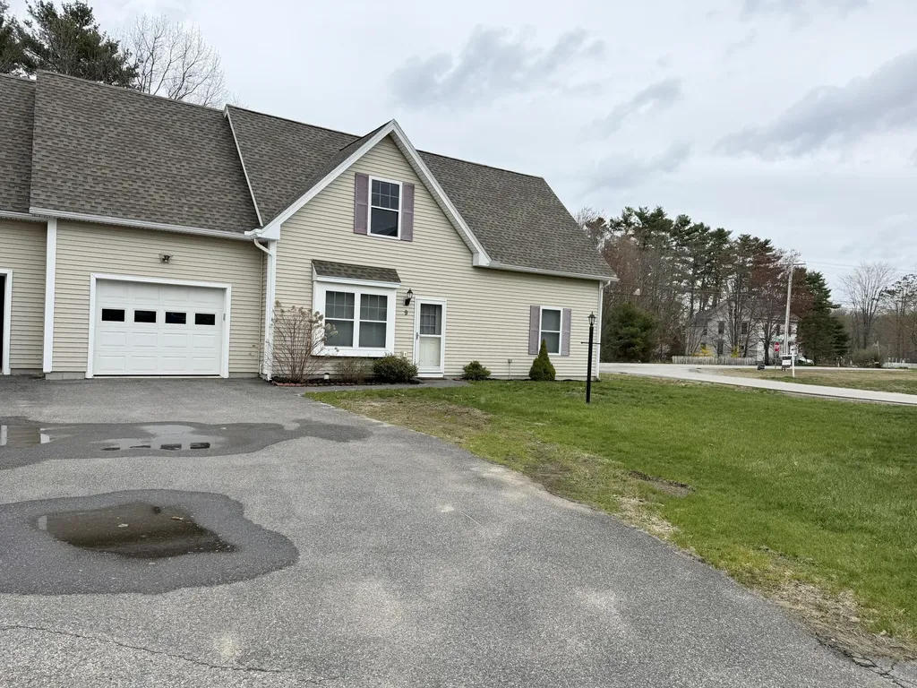 9 Pebble Lane Sanford ME 04073