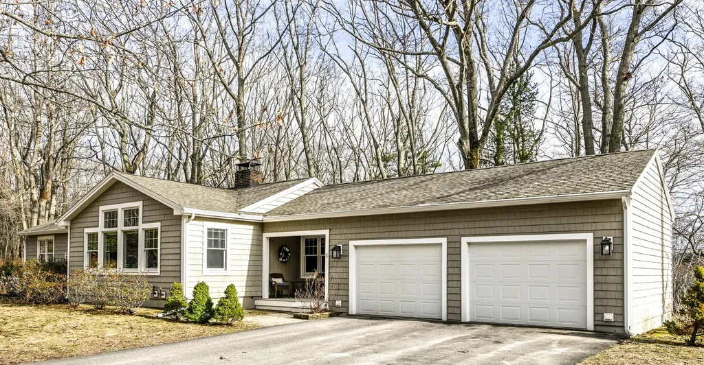 5 Oakwood Road Cape Elizabeth ME 04107