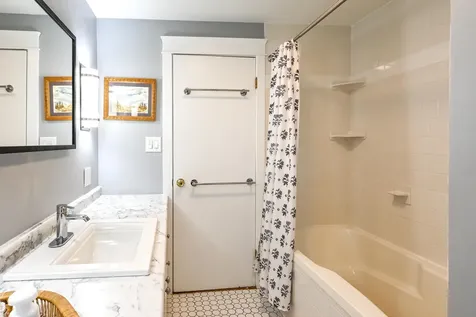 5 Oakwood Road Cape Elizabeth ME 04107