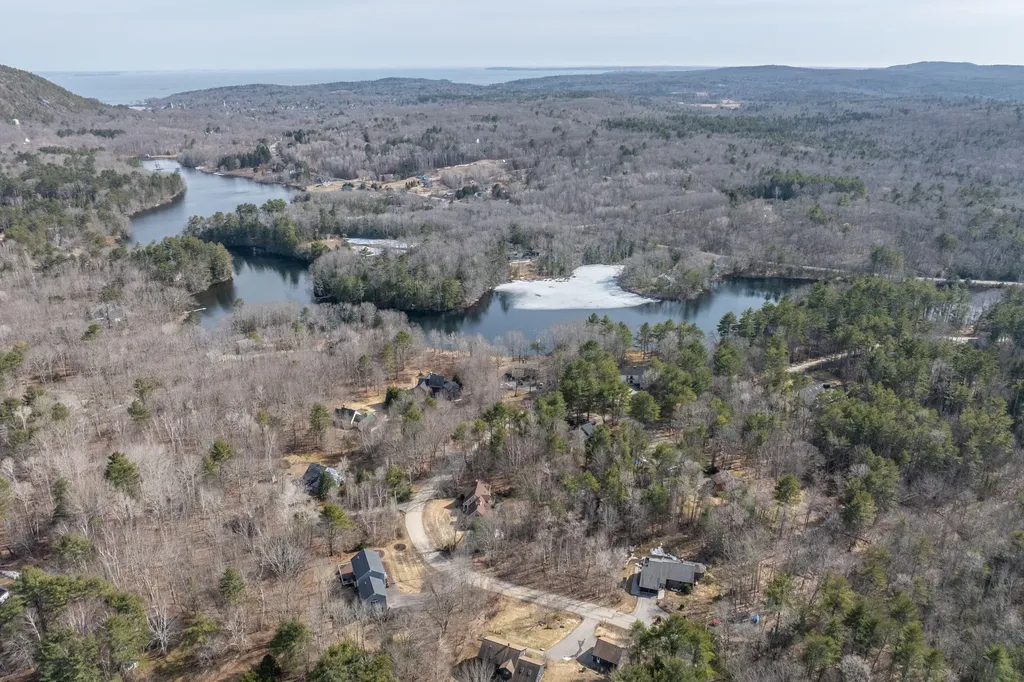 17 William Glen Drive Camden ME 04843