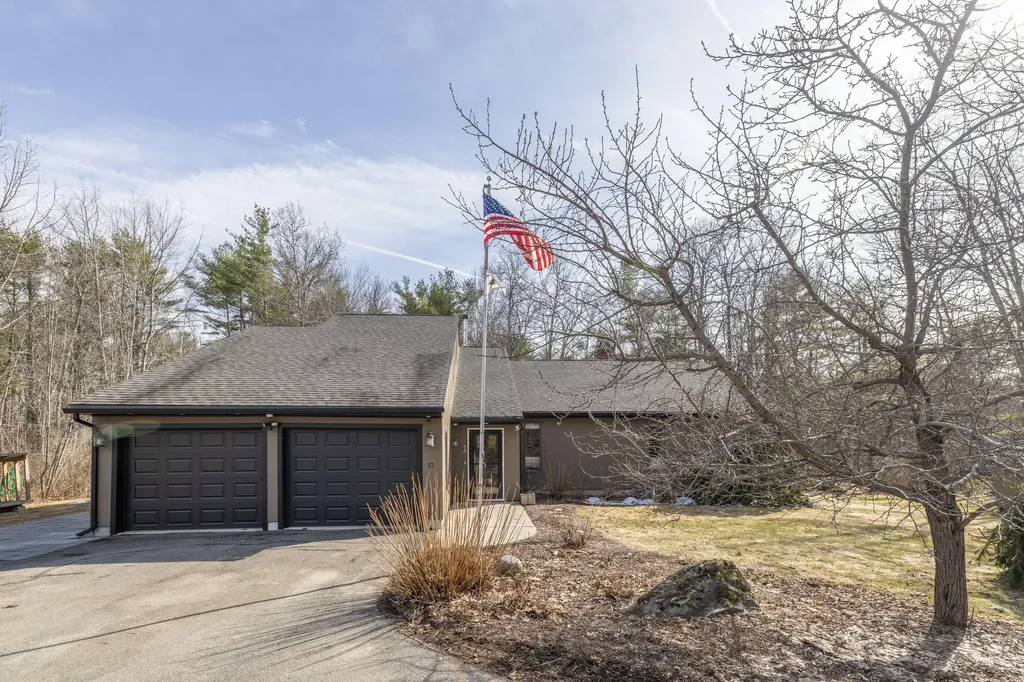 17 William Glen Drive Camden ME 04843