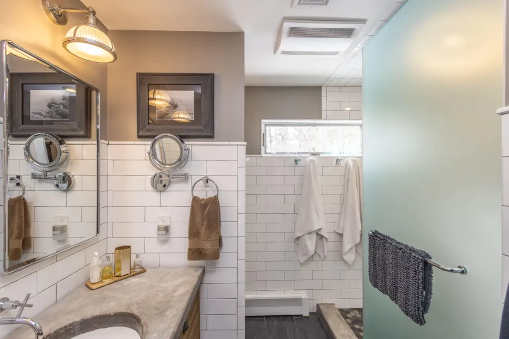 17 William Glen Drive Camden ME 04843