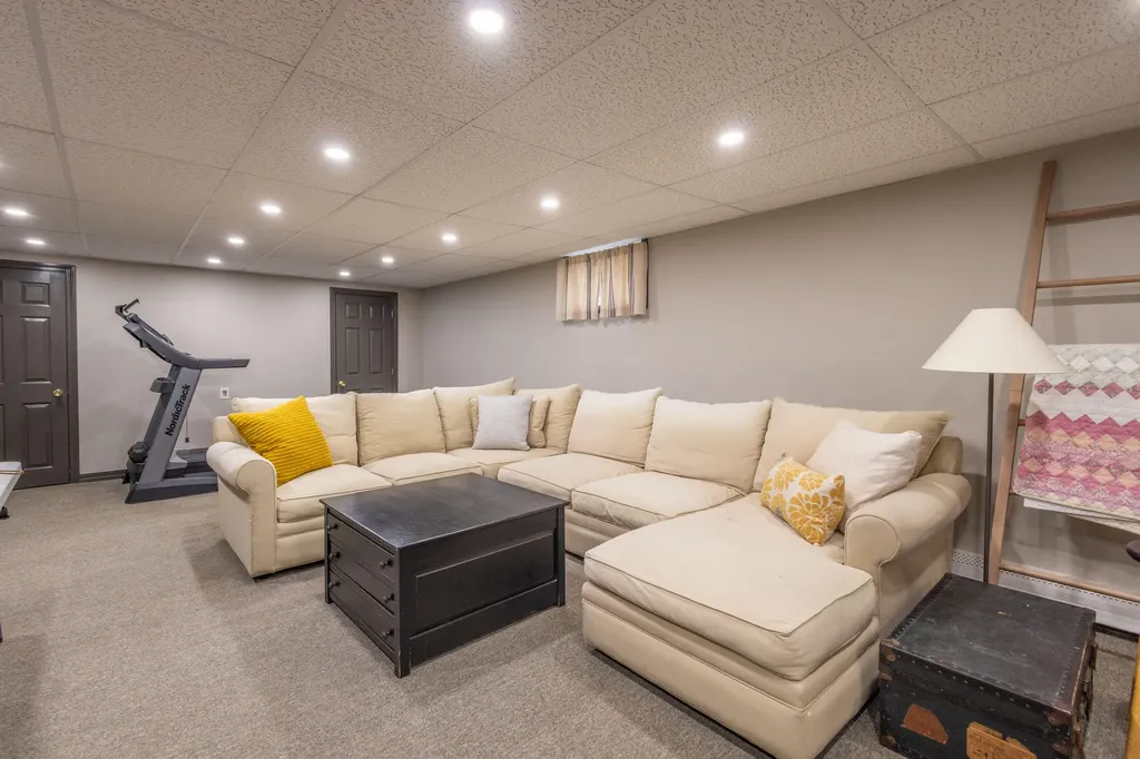 17 William Glen Drive Camden ME 04843