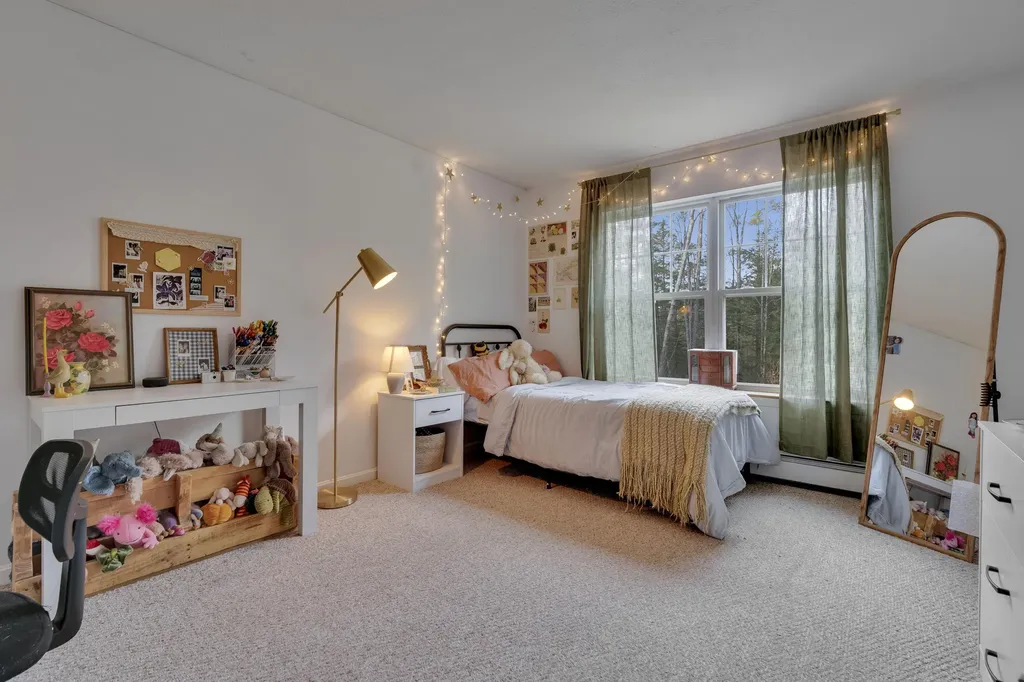 19 Oak Woods Road North Berwick ME 03906