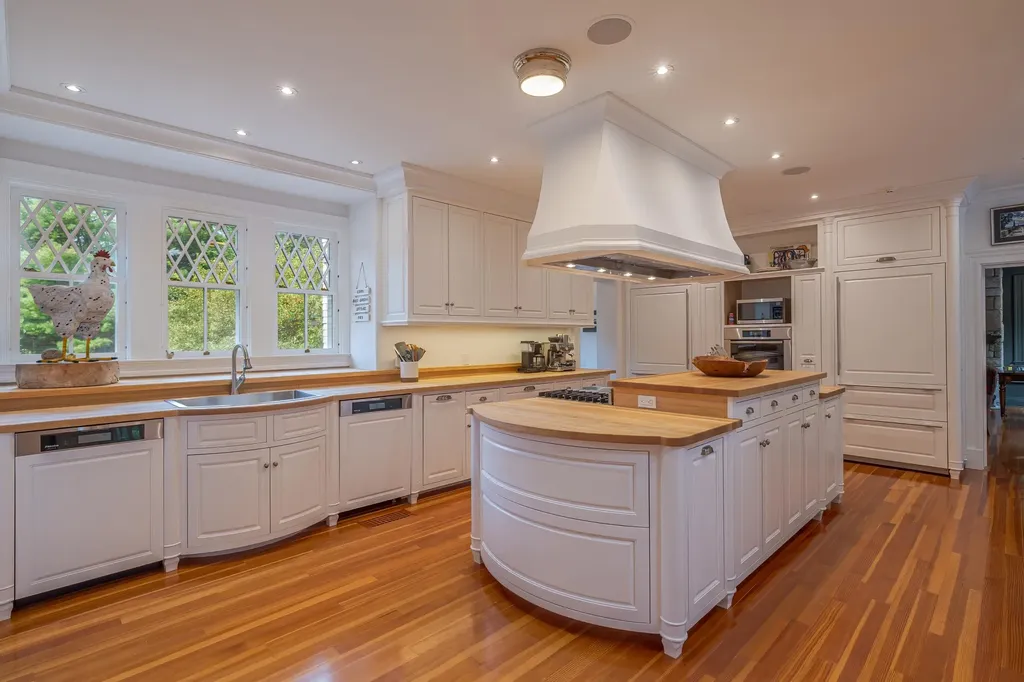 28 Harborside Road, Northeast Harbor Mount Desert ME 04662