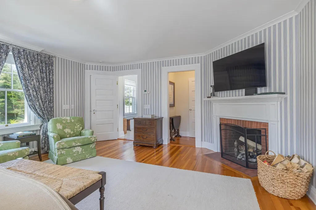 28 Harborside Road, Northeast Harbor Mount Desert ME 04662