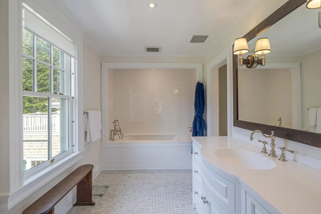 28 Harborside Road, Northeast Harbor Mount Desert ME 04662