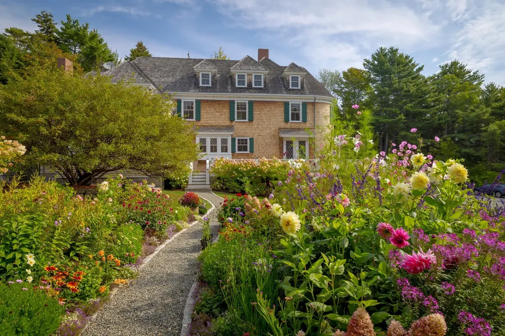 28 Harborside Road, Northeast Harbor Mount Desert ME 04662