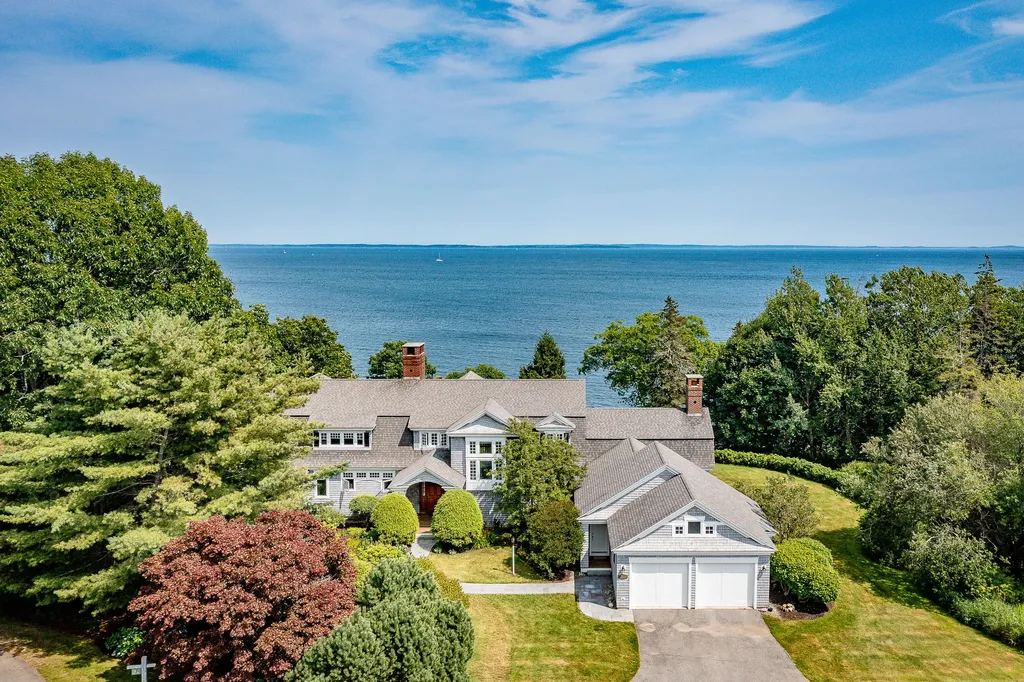 30 Eastward Rockport ME 04856