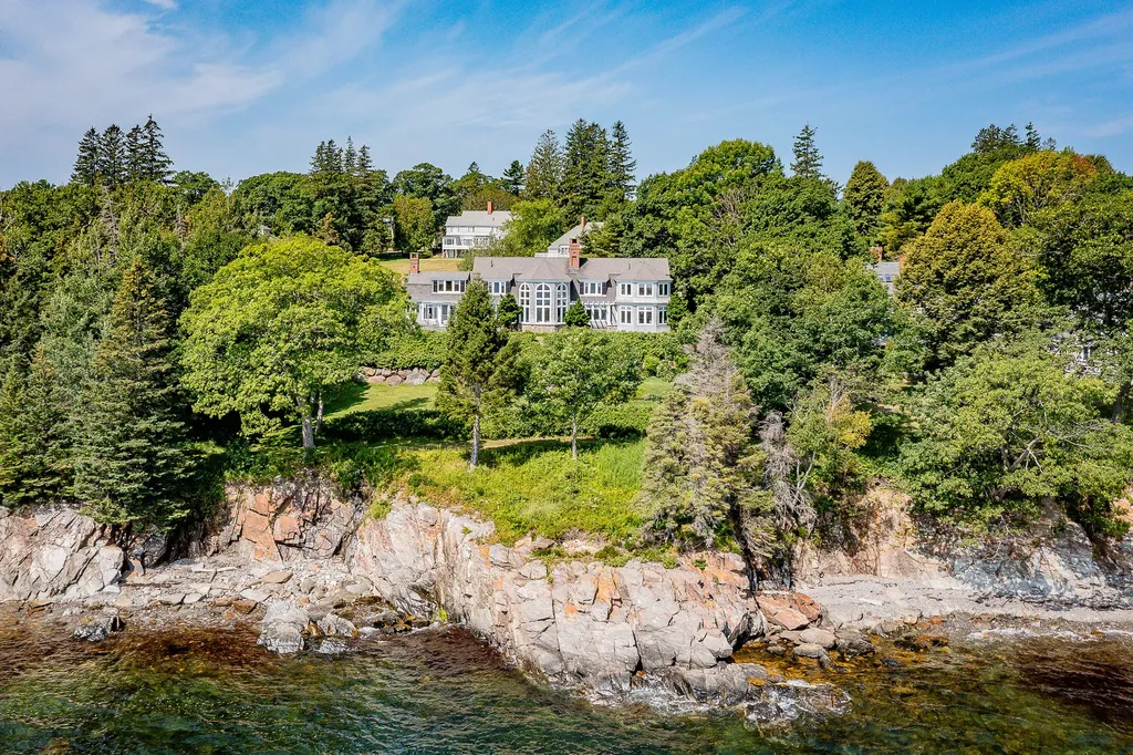 30 Eastward Rockport ME 04856