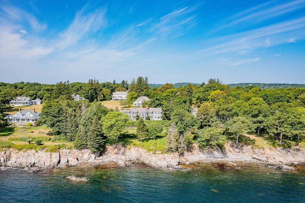 30 Eastward Rockport ME 04856