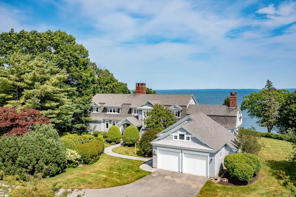30 Eastward Rockport ME 04856