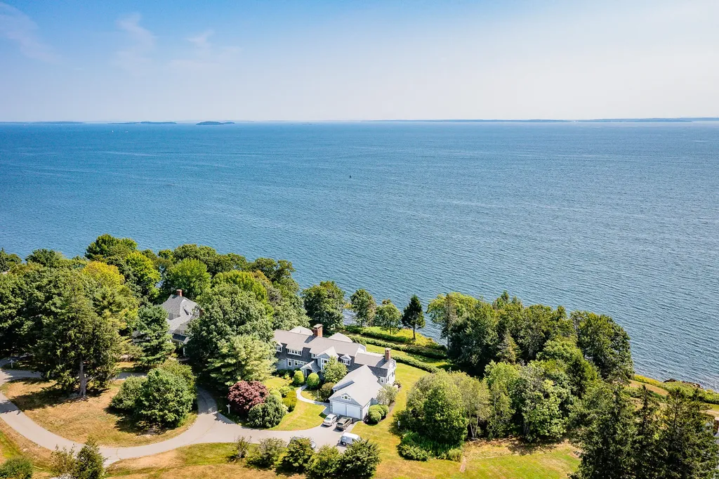 30 Eastward Rockport ME 04856