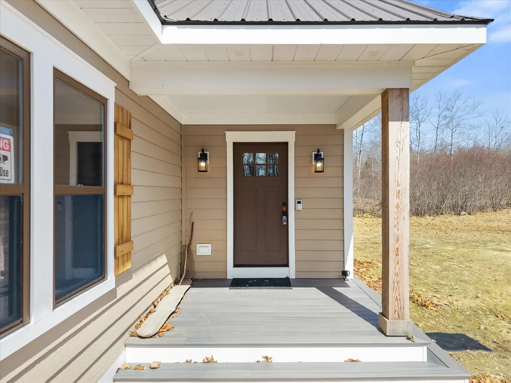 17 Hopkins Lane Verona Island ME 04416