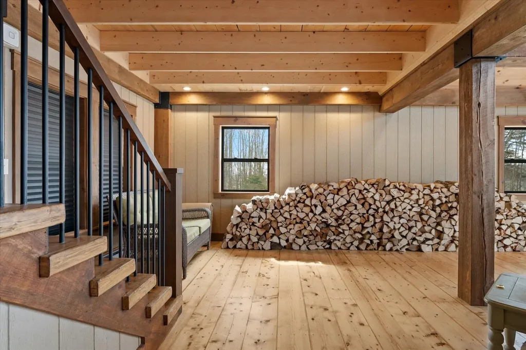 17 Hopkins Lane Verona Island ME 04416