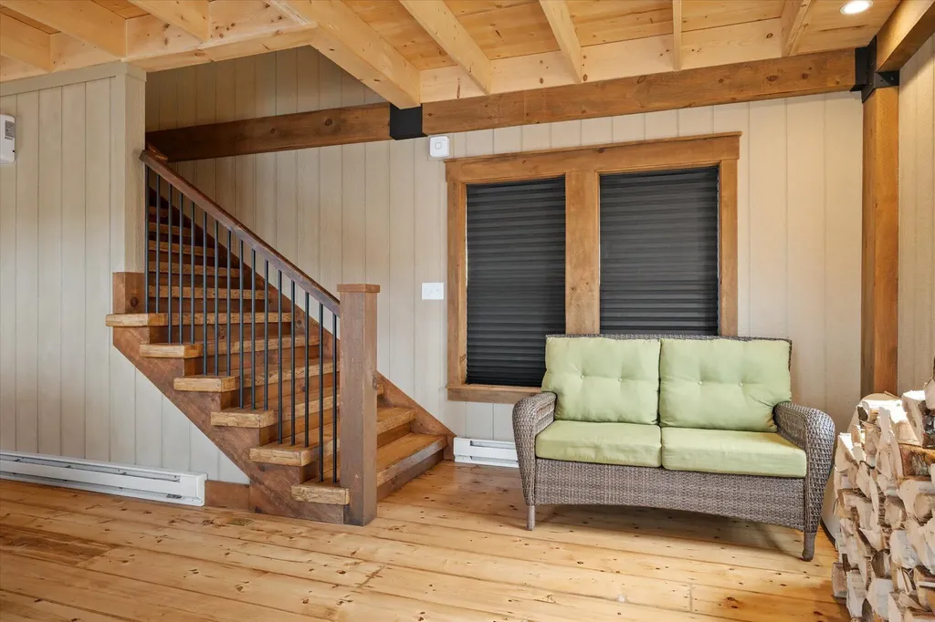 17 Hopkins Lane Verona Island ME 04416