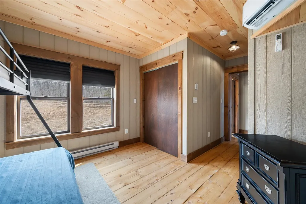 17 Hopkins Lane Verona Island ME 04416